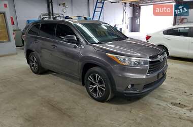 Toyota Highlander 2016