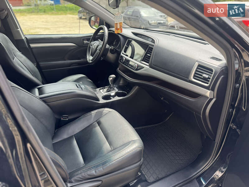 Позашляховик / Кросовер Toyota Highlander 2016 в Хмельницькому