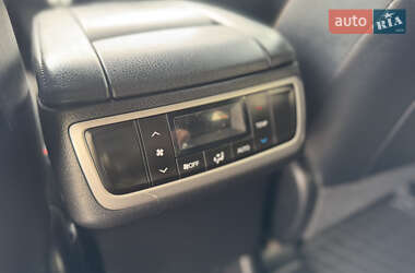 Внедорожник / Кроссовер Toyota Highlander 2016 в 