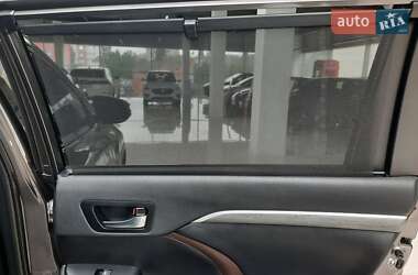 Позашляховик / Кросовер Toyota Highlander 2020 в 
