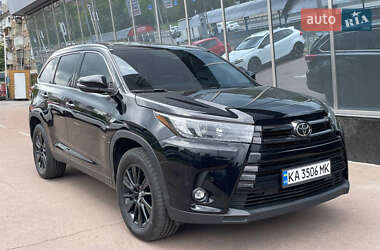 Позашляховик / Кросовер Toyota Highlander 2019 в Києві