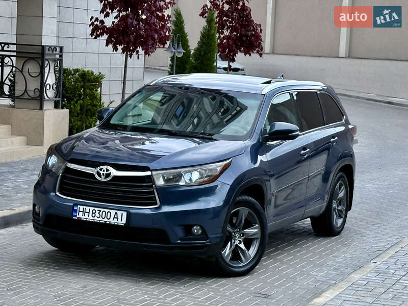 Внедорожник / Кроссовер Toyota Highlander 2016 в 