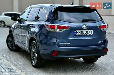 Внедорожник / Кроссовер Toyota Highlander 2016 в 
