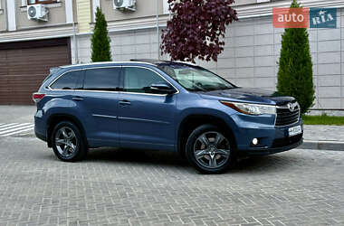 Внедорожник / Кроссовер Toyota Highlander 2016 в 