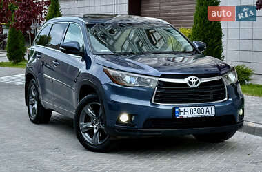 Внедорожник / Кроссовер Toyota Highlander 2016 в 