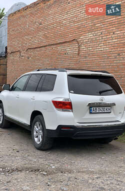 Позашляховик / Кросовер Toyota Highlander 2013 в 