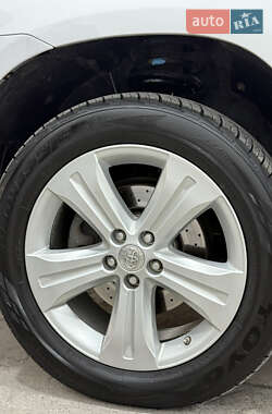 Позашляховик / Кросовер Toyota Highlander 2012 в 