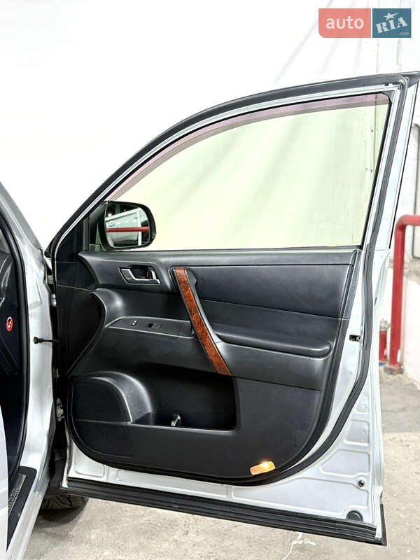 Позашляховик / Кросовер Toyota Highlander 2012 в Одесі