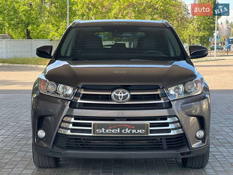 Позашляховик / Кросовер Toyota Highlander 2019 в 