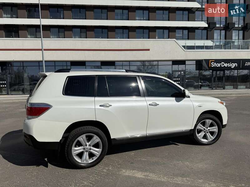 Позашляховик / Кросовер Toyota Highlander 2013 в Києві