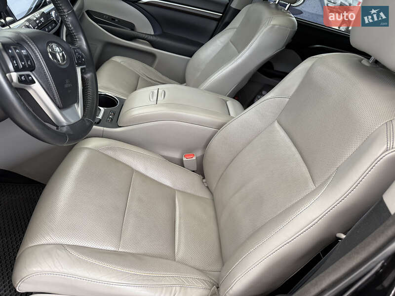 Позашляховик / Кросовер Toyota Highlander 2014 в Ірпені