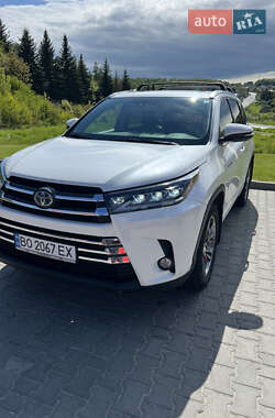 Внедорожник / Кроссовер Toyota Highlander 2016 в Тернополе