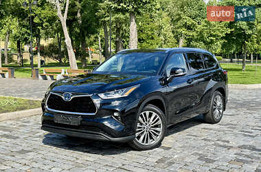 Внедорожник / Кроссовер Toyota Highlander 2021 в Киеве