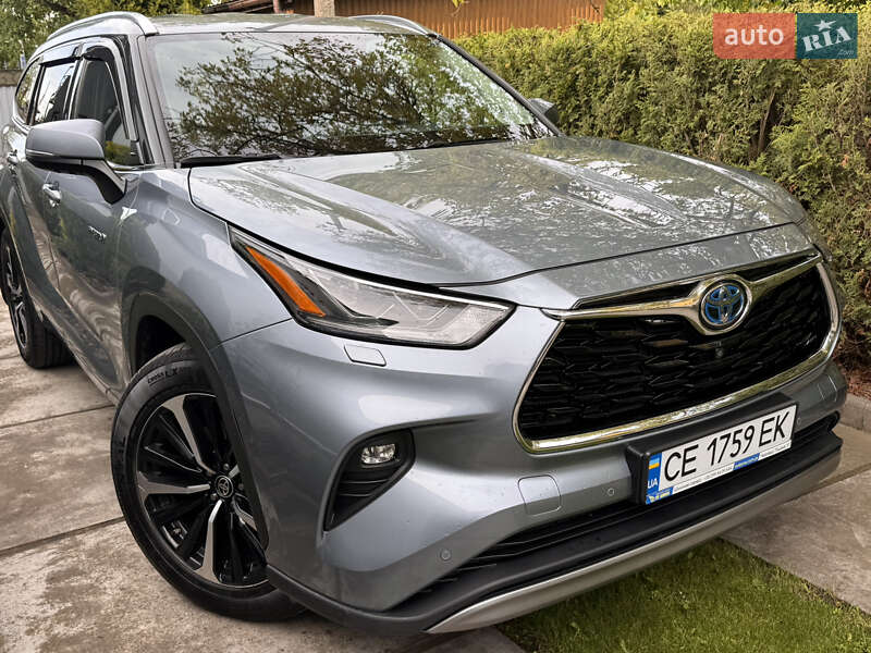 Позашляховик / Кросовер Toyota Highlander 2021 в 