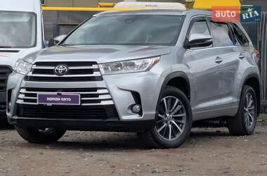 Позашляховик / Кросовер Toyota Highlander 2017 в Києві