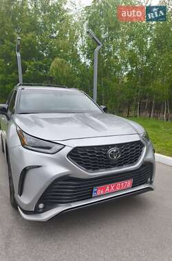 Внедорожник / Кроссовер Toyota Highlander 2023 в Киеве