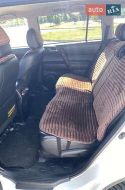 Внедорожник / Кроссовер Toyota Highlander 2011 в 