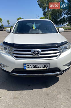 Внедорожник / Кроссовер Toyota Highlander 2011 в 