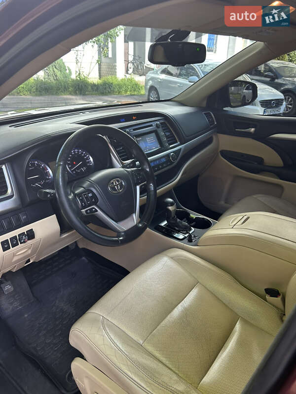 Внедорожник / Кроссовер Toyota Highlander 2014 в Полтаве фото 8 Внедорожник / Кроссовер Toyota Highlander 2014 в Полтаве