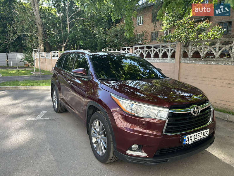 Внедорожник / Кроссовер Toyota Highlander 2014 в Полтаве фото 3 Внедорожник / Кроссовер Toyota Highlander 2014 в Полтаве