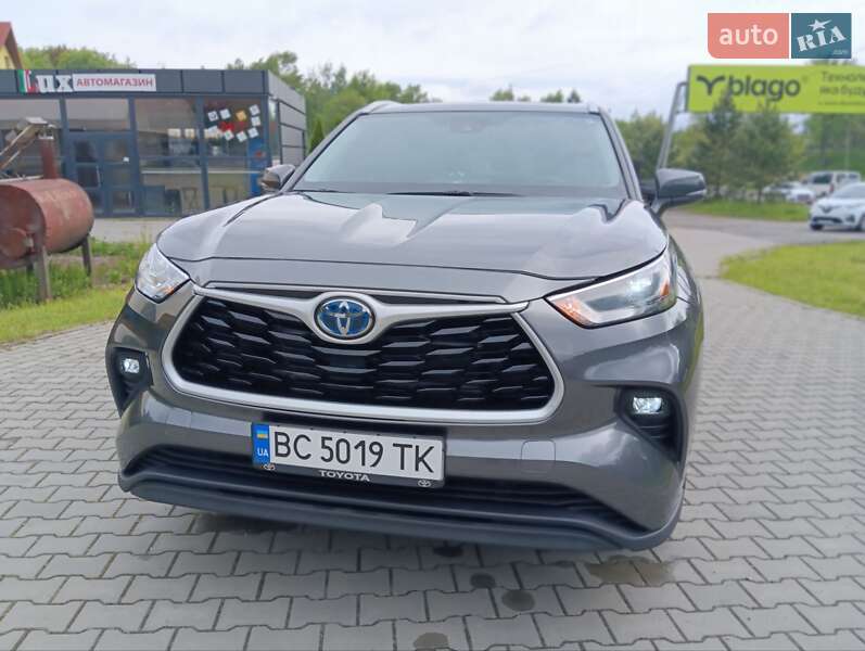 Внедорожник / Кроссовер Toyota Highlander 2022 в Дрогобыче