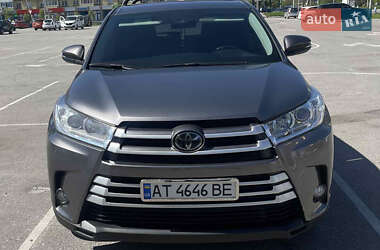 Позашляховик / Кросовер Toyota Highlander 2018 в Івано-Франківську