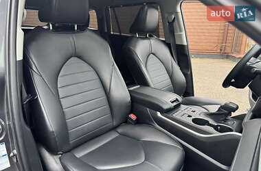 Позашляховик / Кросовер Toyota Highlander 2022 в 
