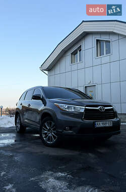 Позашляховик / Кросовер Toyota Highlander 2016 в 