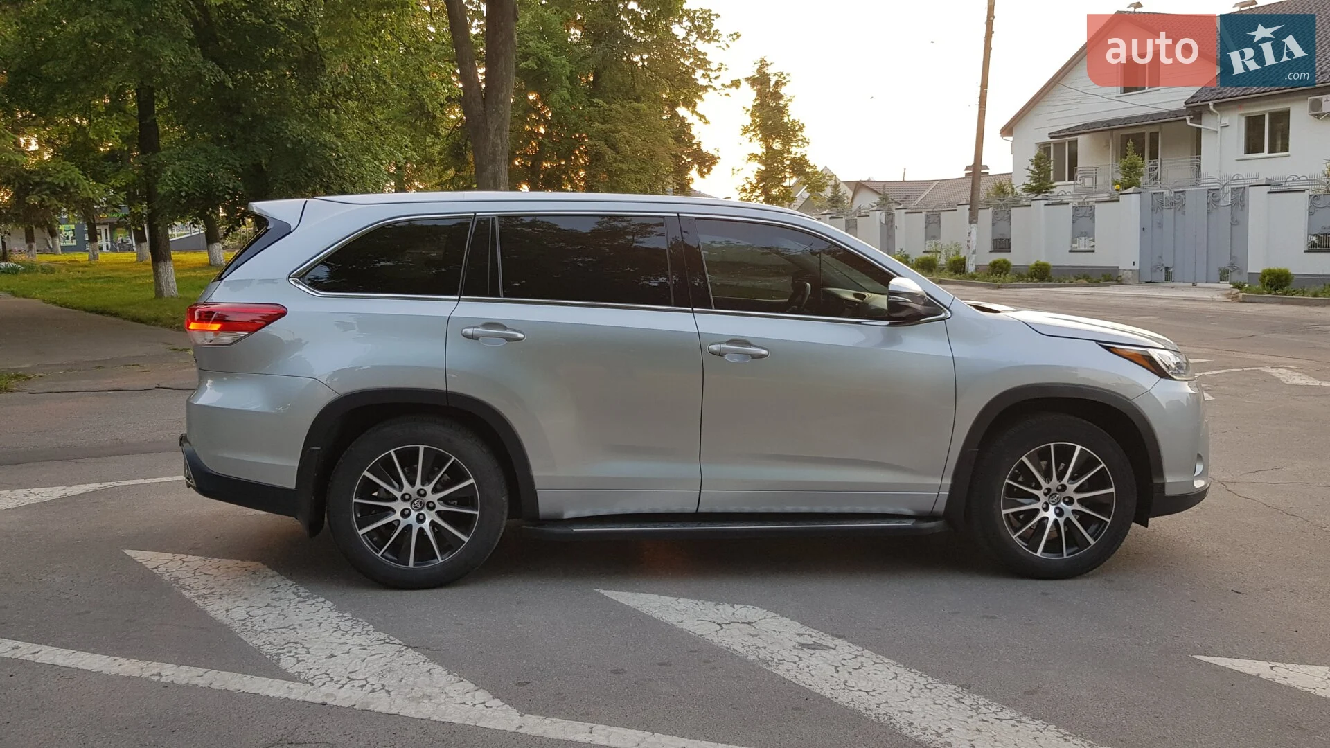 2017 Toyota Highlander - мініатюра 4