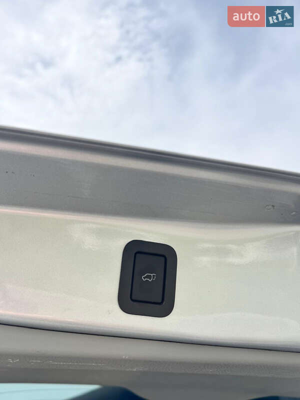 Позашляховик / Кросовер Toyota Highlander 2018 в Дніпрі фото 10 Позашляховик / Кросовер Toyota Highlander 2018 в Дніпрі