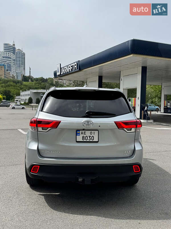 Позашляховик / Кросовер Toyota Highlander 2018 в Дніпрі фото 9 Позашляховик / Кросовер Toyota Highlander 2018 в Дніпрі