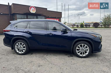 Внедорожник / Кроссовер Toyota Highlander 2022 в 