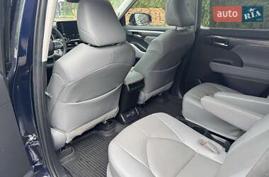 Внедорожник / Кроссовер Toyota Highlander 2022 в 