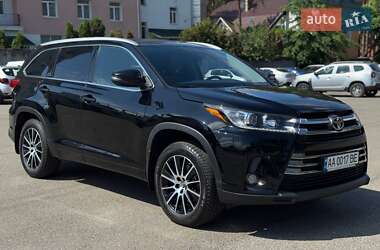 Внедорожник / Кроссовер Toyota Highlander 2019 в 