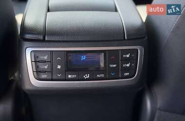 Внедорожник / Кроссовер Toyota Highlander 2019 в 