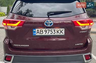 Внедорожник / Кроссовер Toyota Highlander 2017 в 