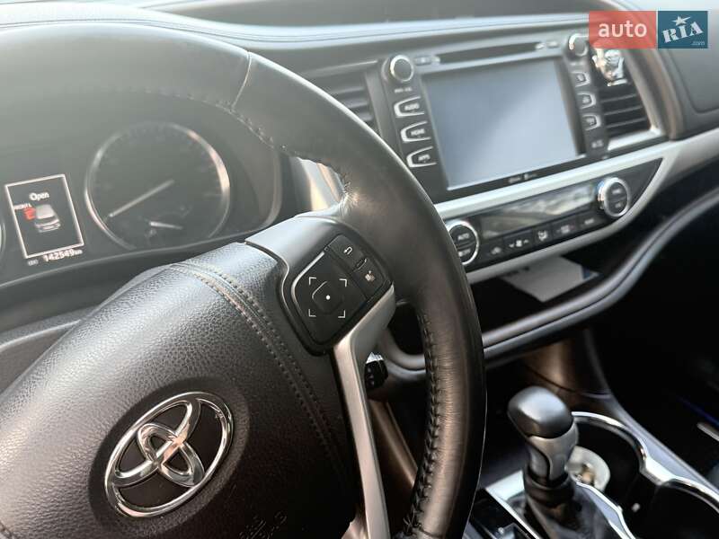 Універсал Toyota Highlander 2014 в Ніжині