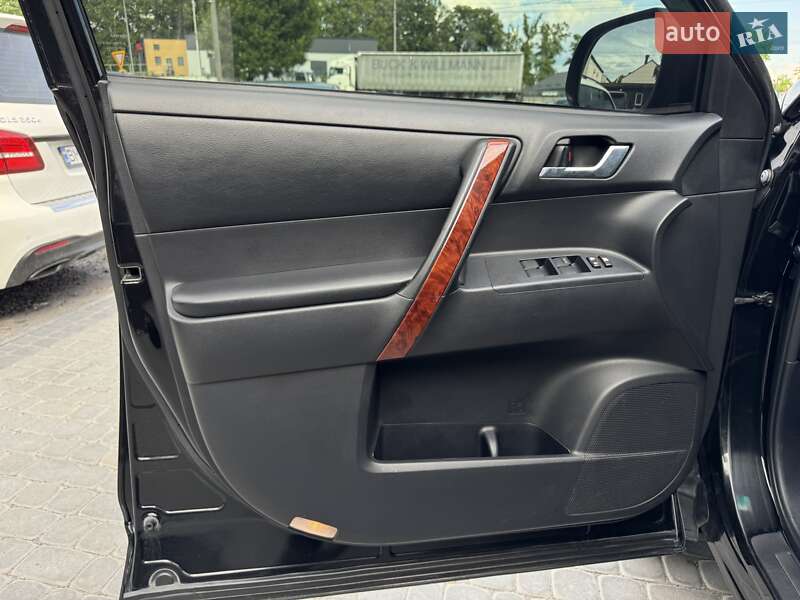 Внедорожник / Кроссовер Toyota Highlander 2011 в Виннице