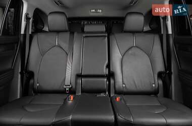 Внедорожник / Кроссовер Toyota Highlander 2024 в 