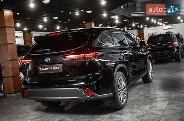 Внедорожник / Кроссовер Toyota Highlander 2024 в 