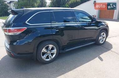 Внедорожник / Кроссовер Toyota Highlander 2014 в 