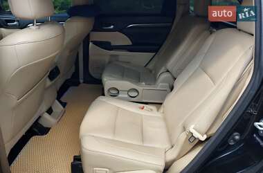 Внедорожник / Кроссовер Toyota Highlander 2014 в 