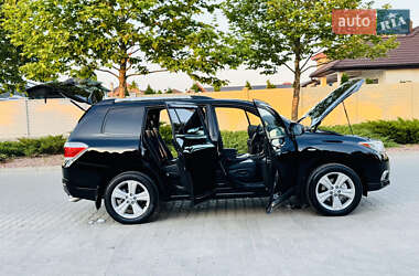 Позашляховик / Кросовер Toyota Highlander 2012 в 