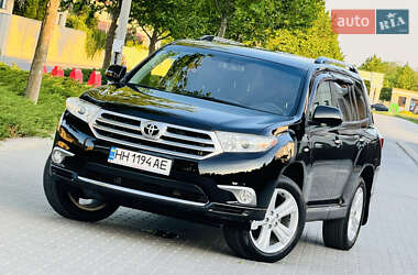 Позашляховик / Кросовер Toyota Highlander 2012 в 