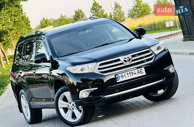 Позашляховик / Кросовер Toyota Highlander 2012 в 