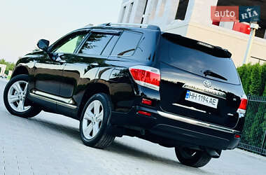 Позашляховик / Кросовер Toyota Highlander 2012 в 