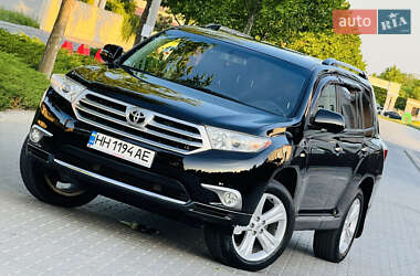 Позашляховик / Кросовер Toyota Highlander 2012 в 