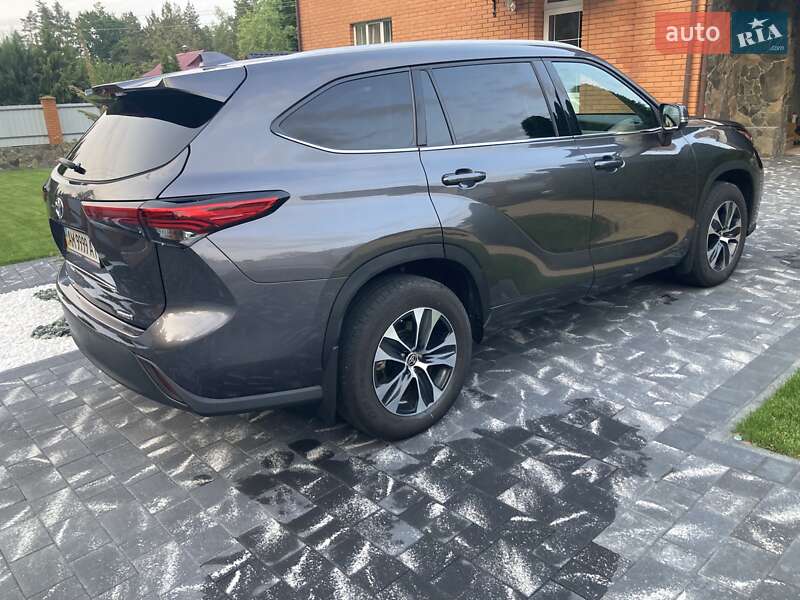 Внедорожник / Кроссовер Toyota Highlander 2022 в Житомире