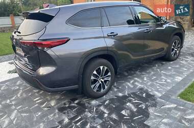 Внедорожник / Кроссовер Toyota Highlander 2022 в 