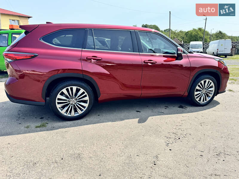 Внедорожник / Кроссовер Toyota Highlander 2020 в Ровно